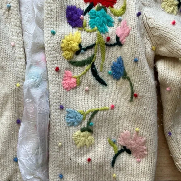 SOLD! ⏹️ - GORGEOUS Vintage Knit Embellished Cardigan! - Picture 10 of 10